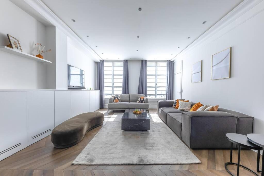 Elysees Gem 2-bedroom Apartment Paris