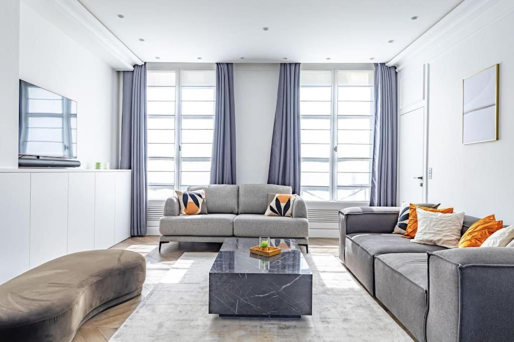Elysees Gem 2-bedroom Apartment Paris
