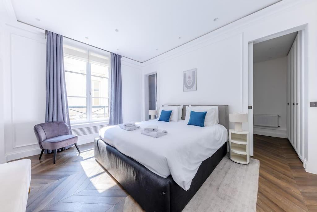 Elysees Gem 2-bedroom Apartment Paris