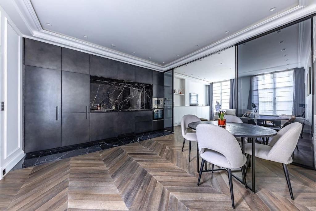 Elysees Gem 2-bedroom Paris