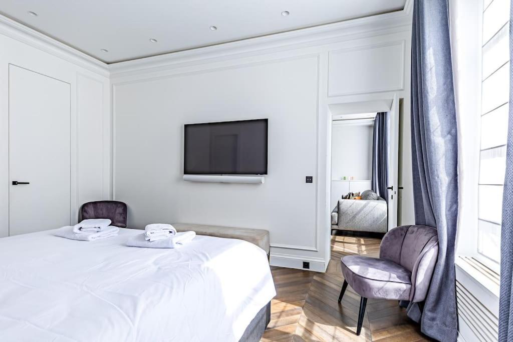 Elysees Gem 2-bedroom Apartment Paris
