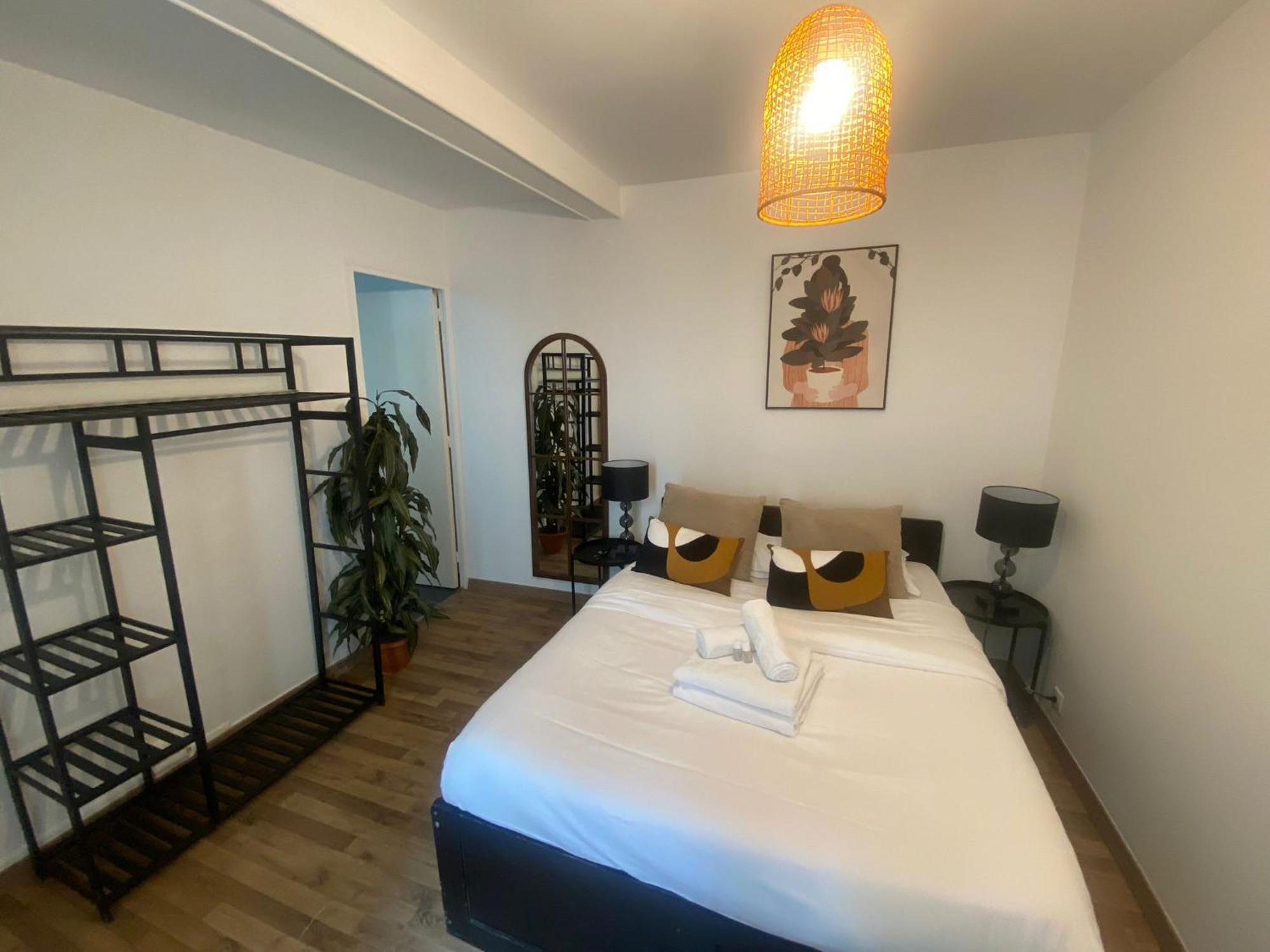 Jolie 2 Pieces Metro Voltaire - 11 - 2p - Flat-guest Paris
