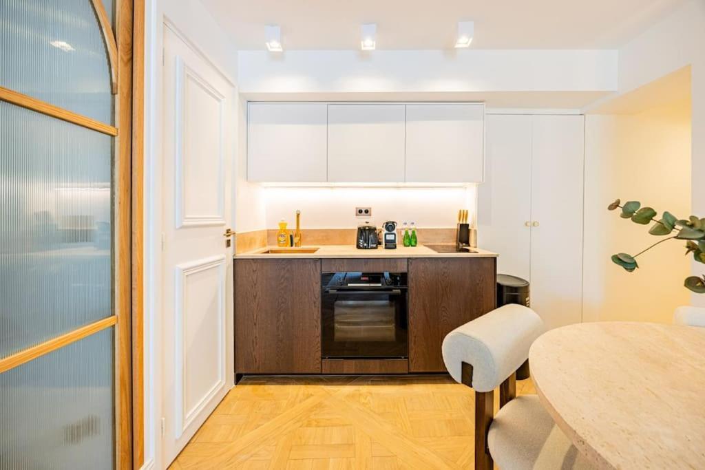 2bedrooms Sacree Coeur Place Du Tertre Montmartre Apartment Paris