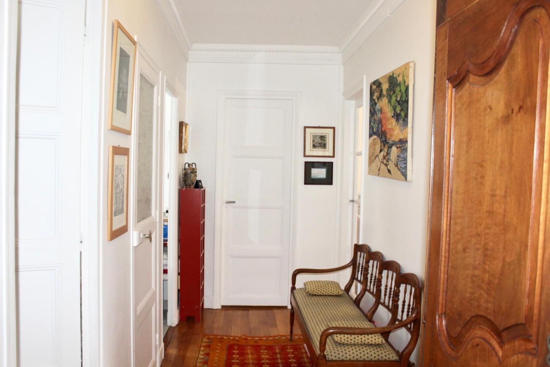 116 - 15eme Elegant Pied-a-terre De 80m2 Paris