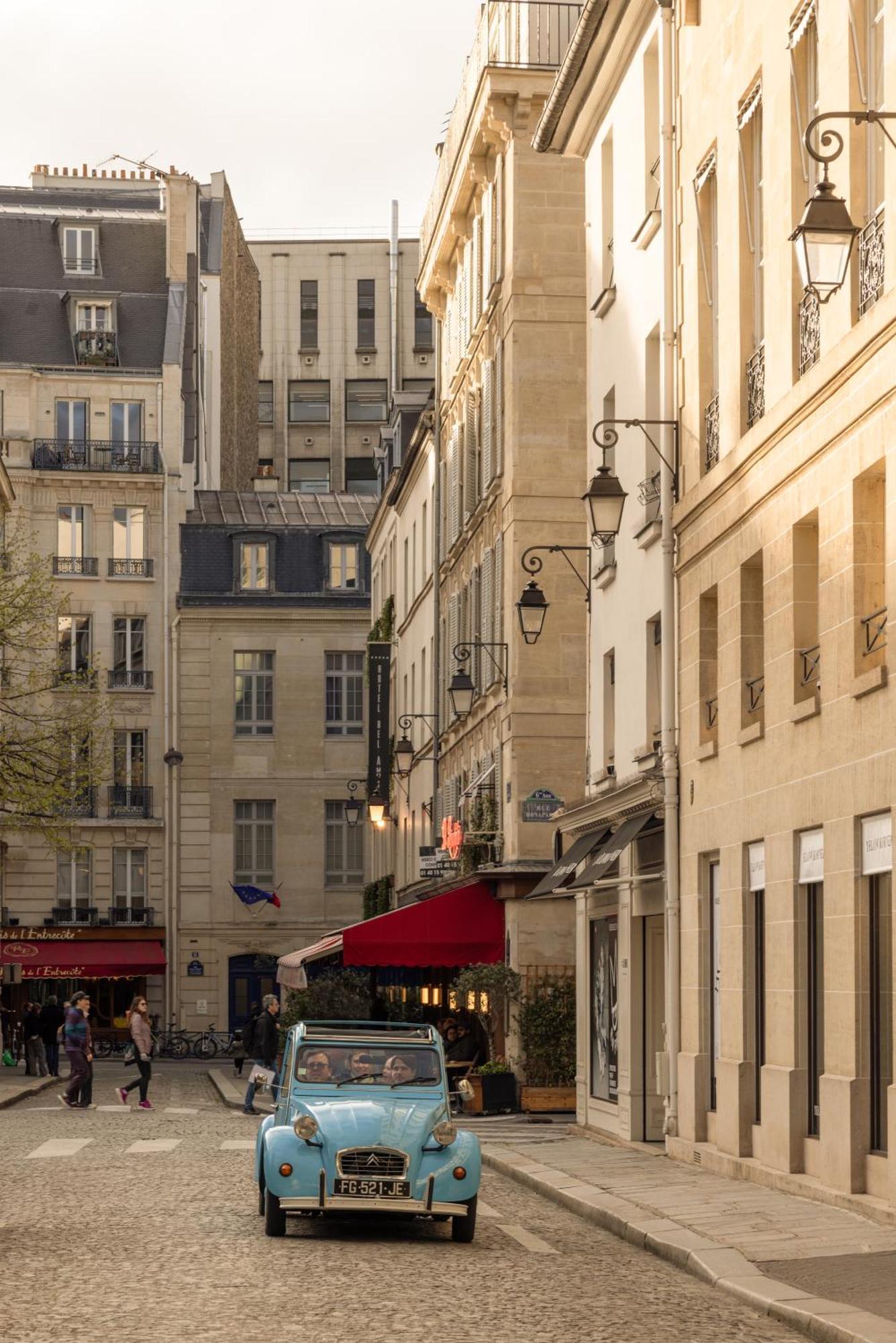 Hotel Des Grands Voyageurs Paris