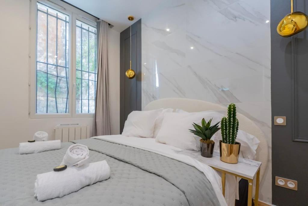 Apartment Luxurious With Stylish Design And Comfort - 105 Paris