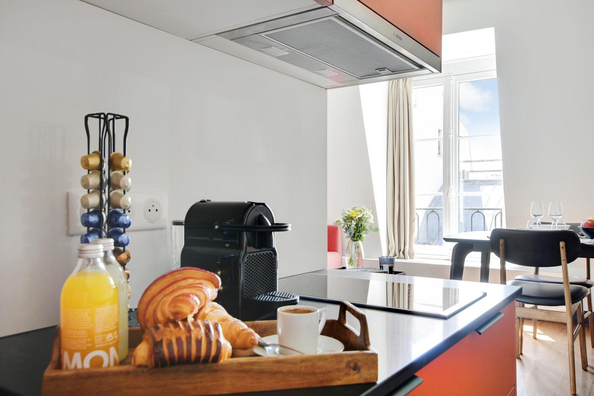 Sereners - Charming Serviced - Bastille Appartement