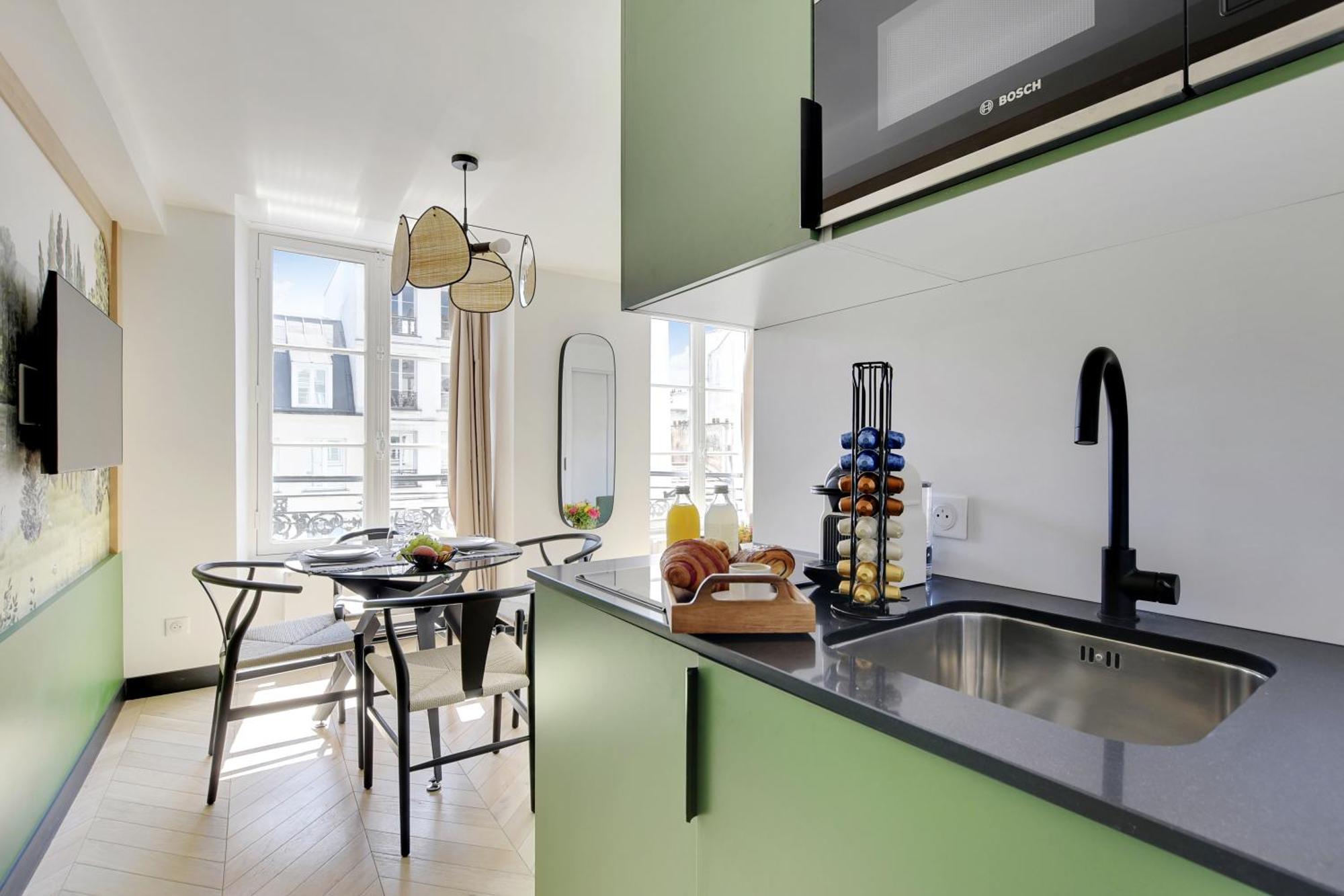 Sereners - Charming Serviced - Bastille Appartement *