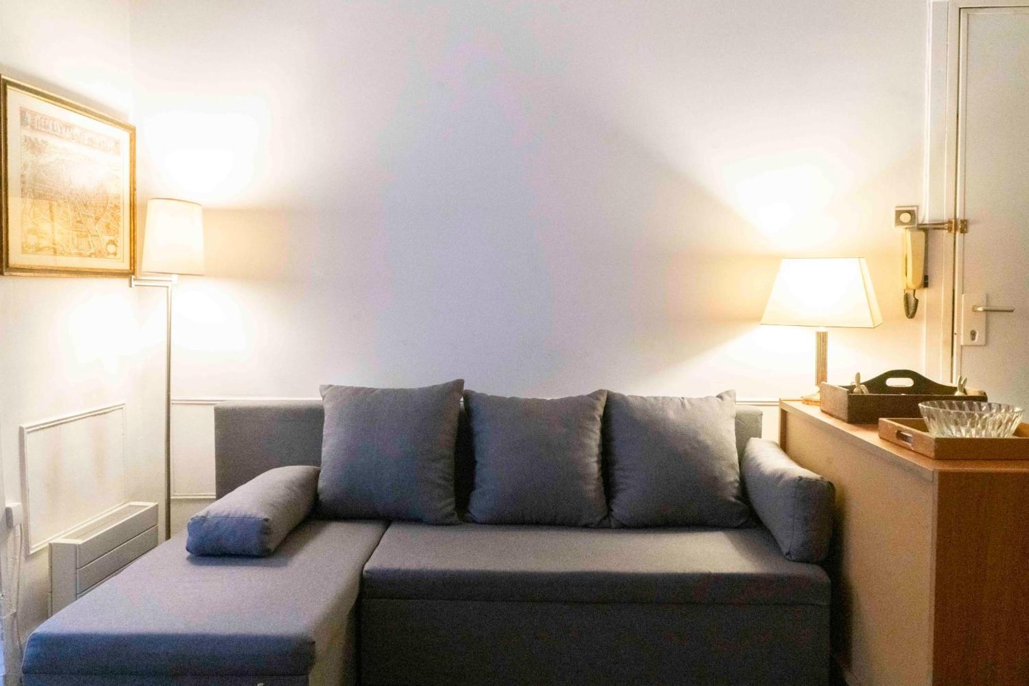 Comfortable With Beautiful Brightness Apartment *