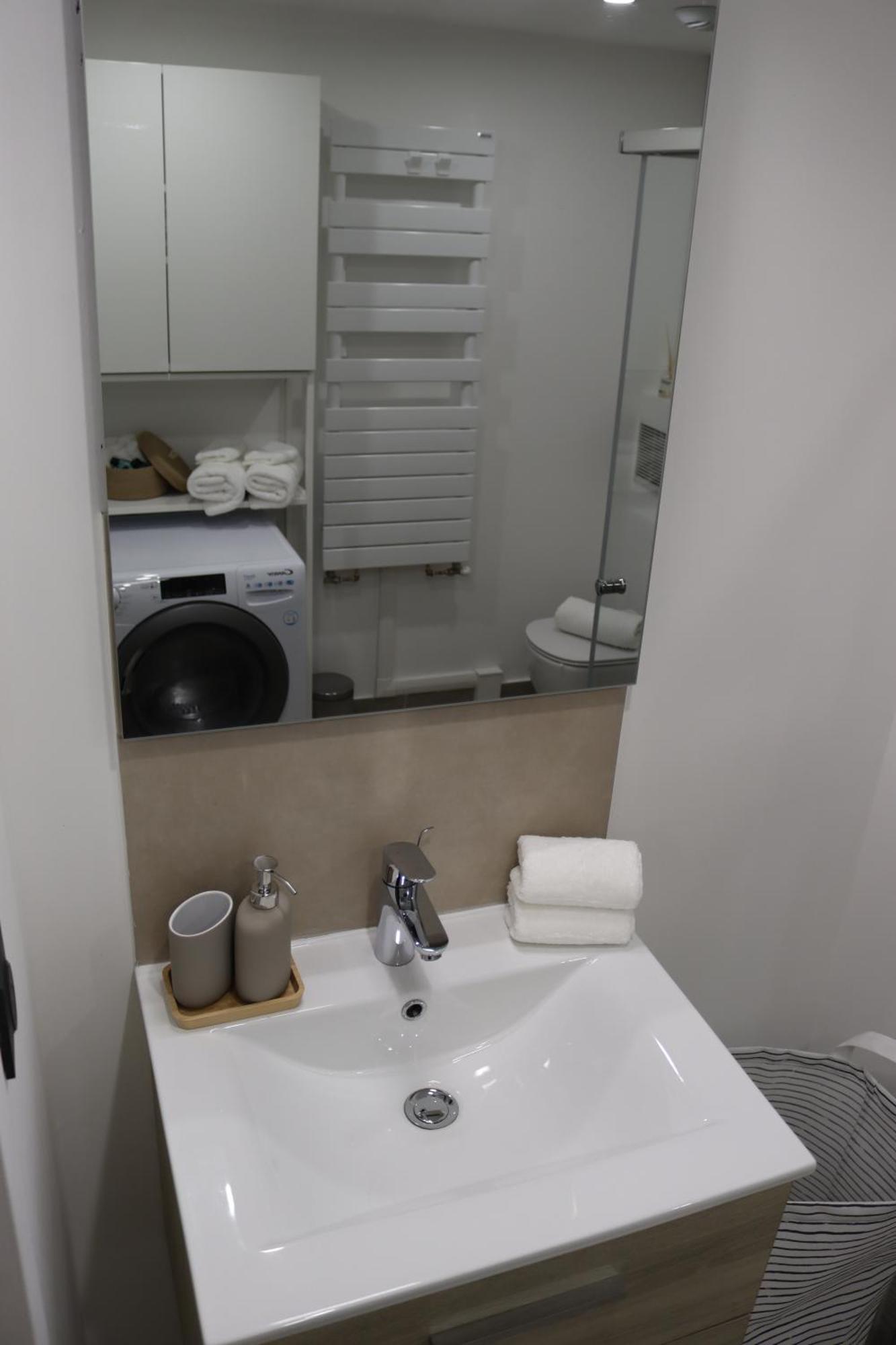 Apartment Bargue