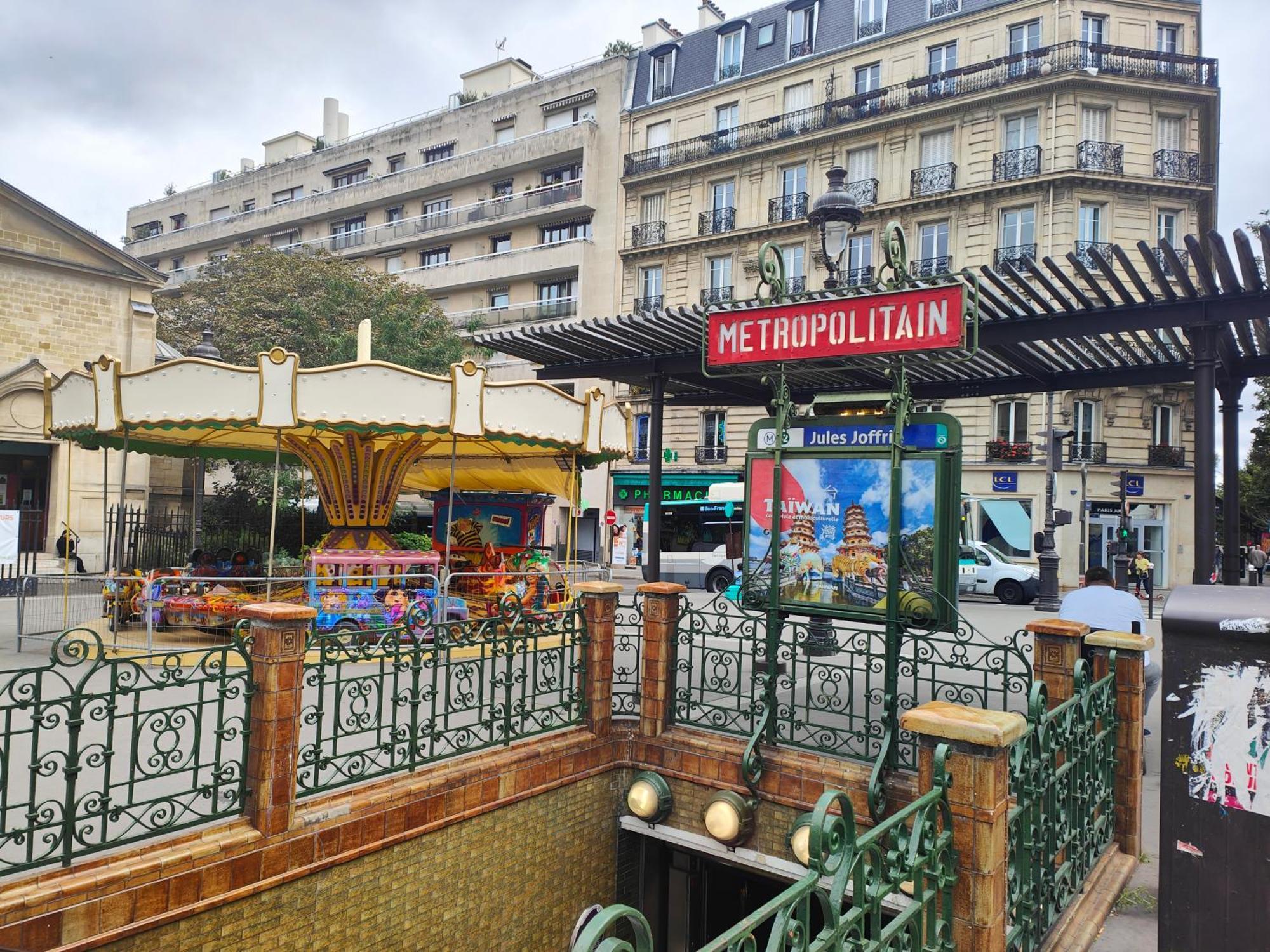 Beau 3 Pieces Au Pied De Montmartre Appartement Paris