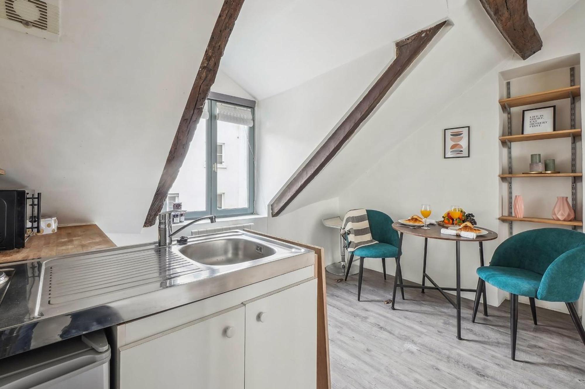 Place Des Vosges & Le Marais - Cityapartmentstay Apartment Paris
