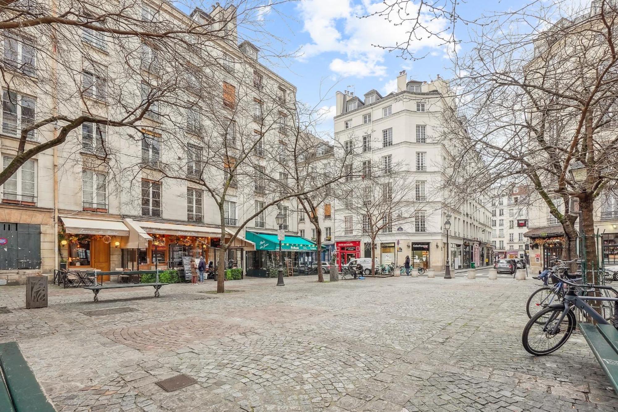 Apartment Place Des Vosges & Le Marais - Cityapartmentstay Paris