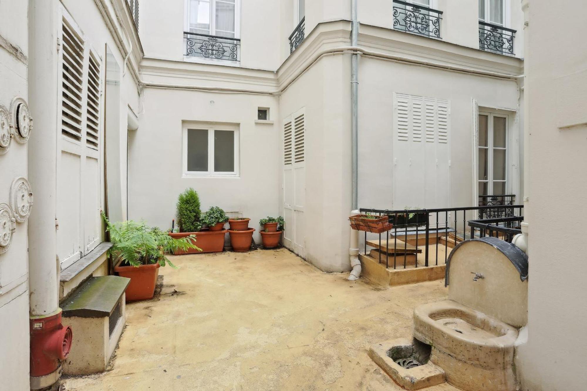Les Invalides & Eiffel Tower - 1br - Cityapartmentstay