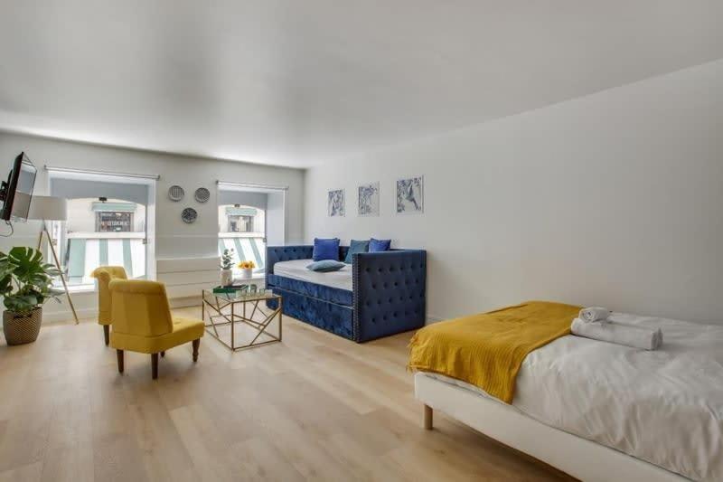 Modern French Studio Charm In The City Apartment