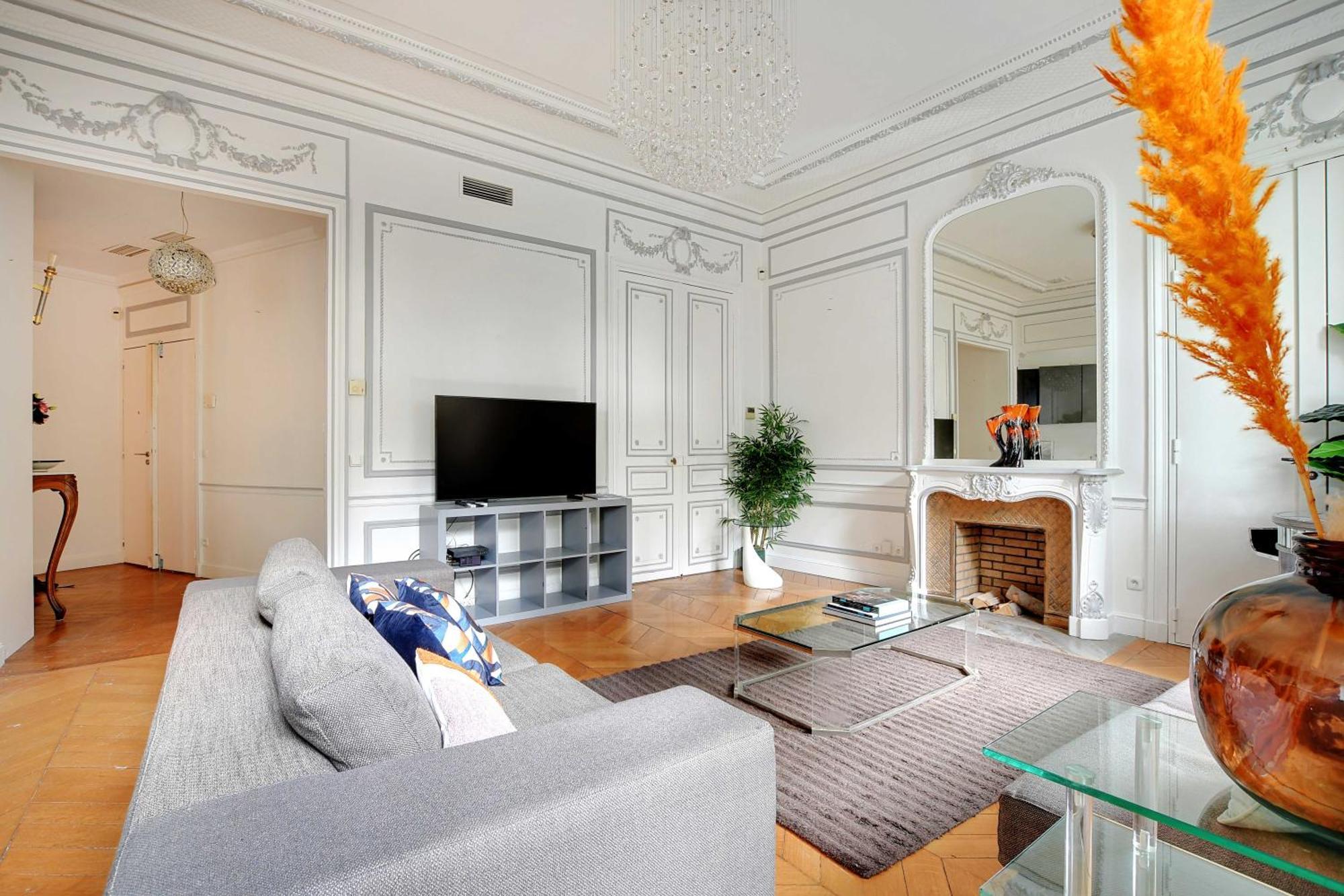 Magnificent Appt - 2bd-4p - Georges V - Champs-elysees Paris
