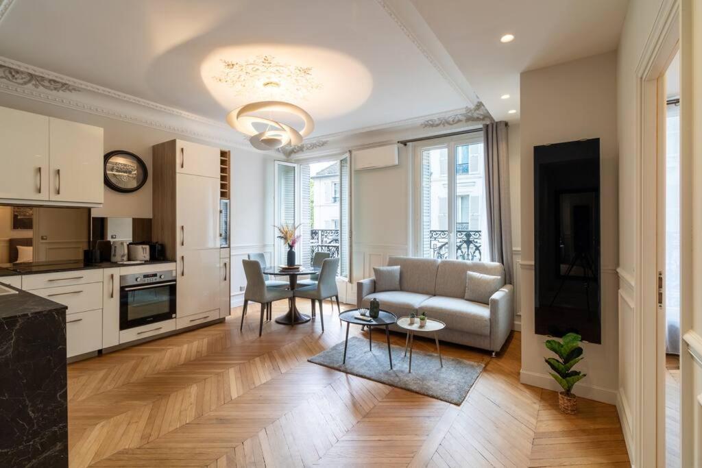 4pers # 1 Bedroom # Ternes # 17 Apartment *