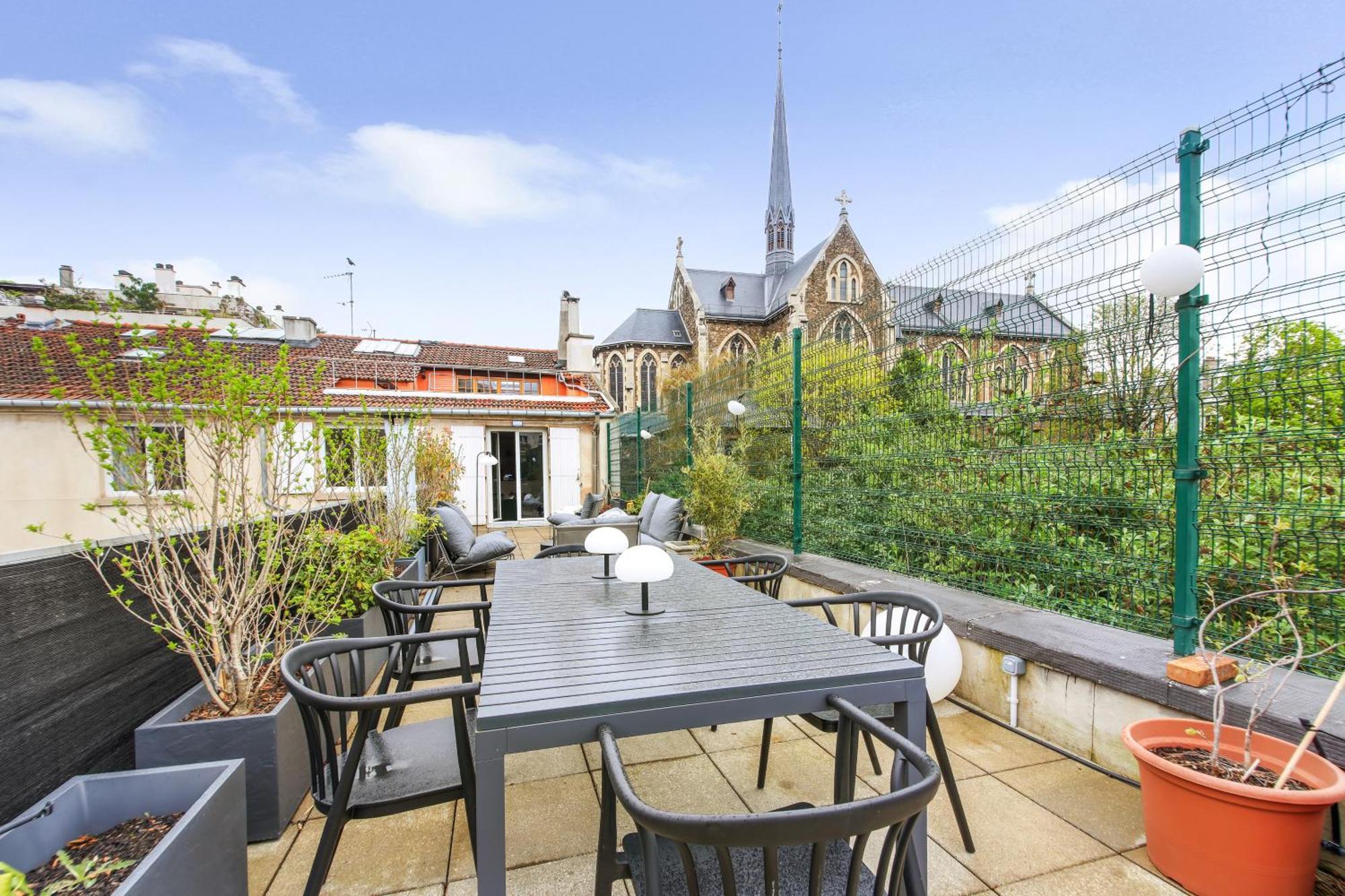 Apartment Stunning 2br Flat With Terrace Near Metro Station Paris