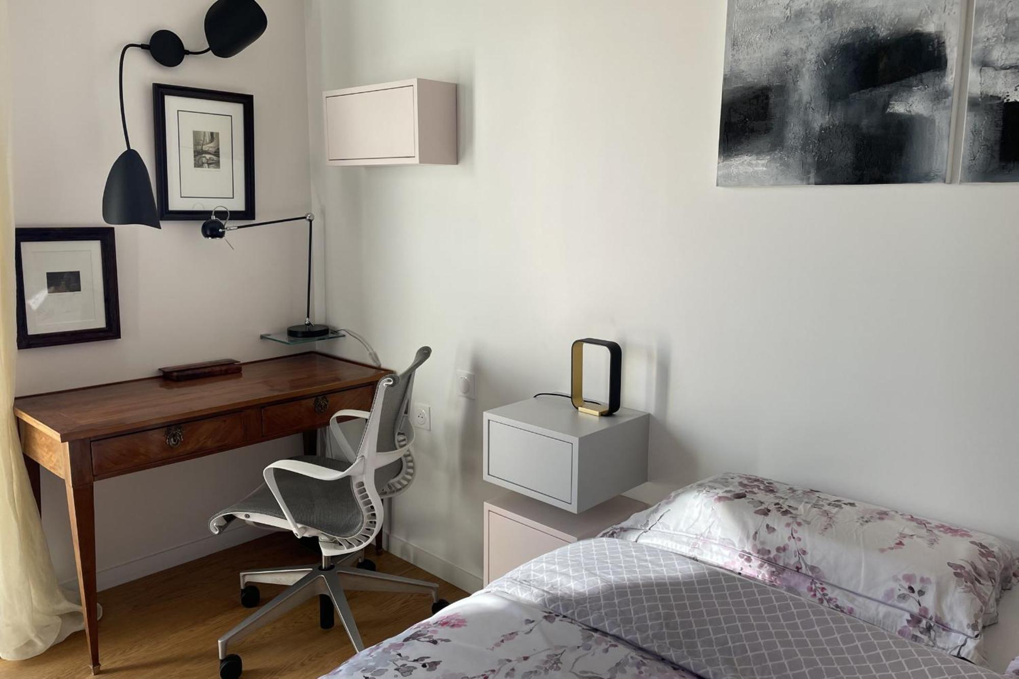 Apartment For 2 With Balcony In *