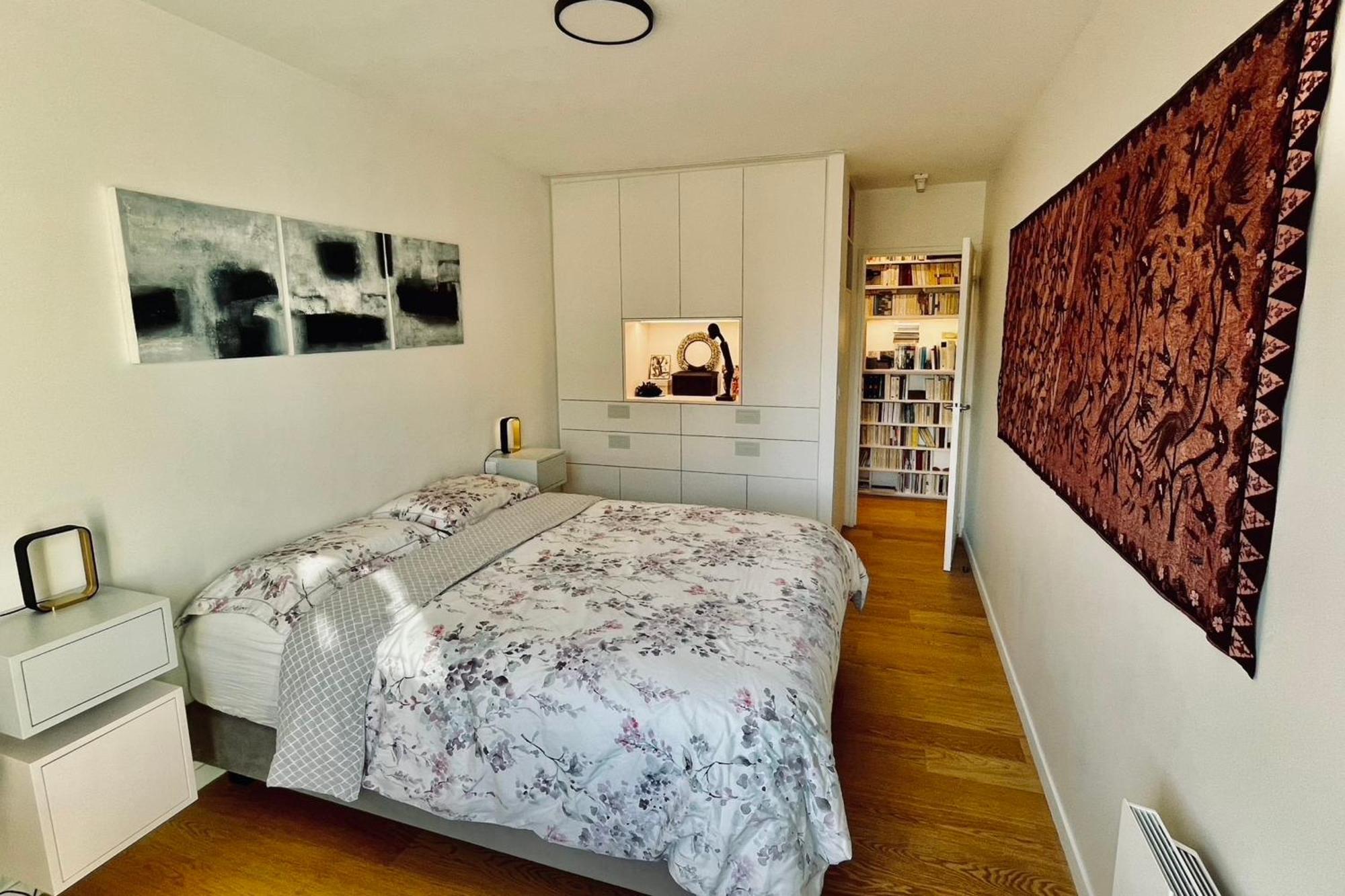 Apartment For 2 With Balcony In Paris