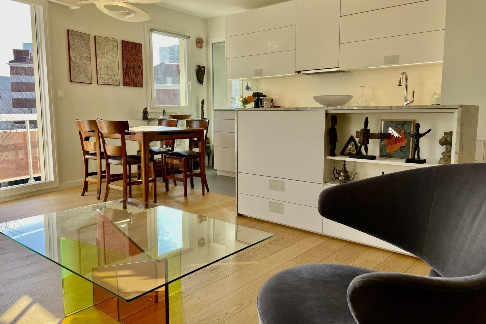 Apartment For 2 With Balcony In *