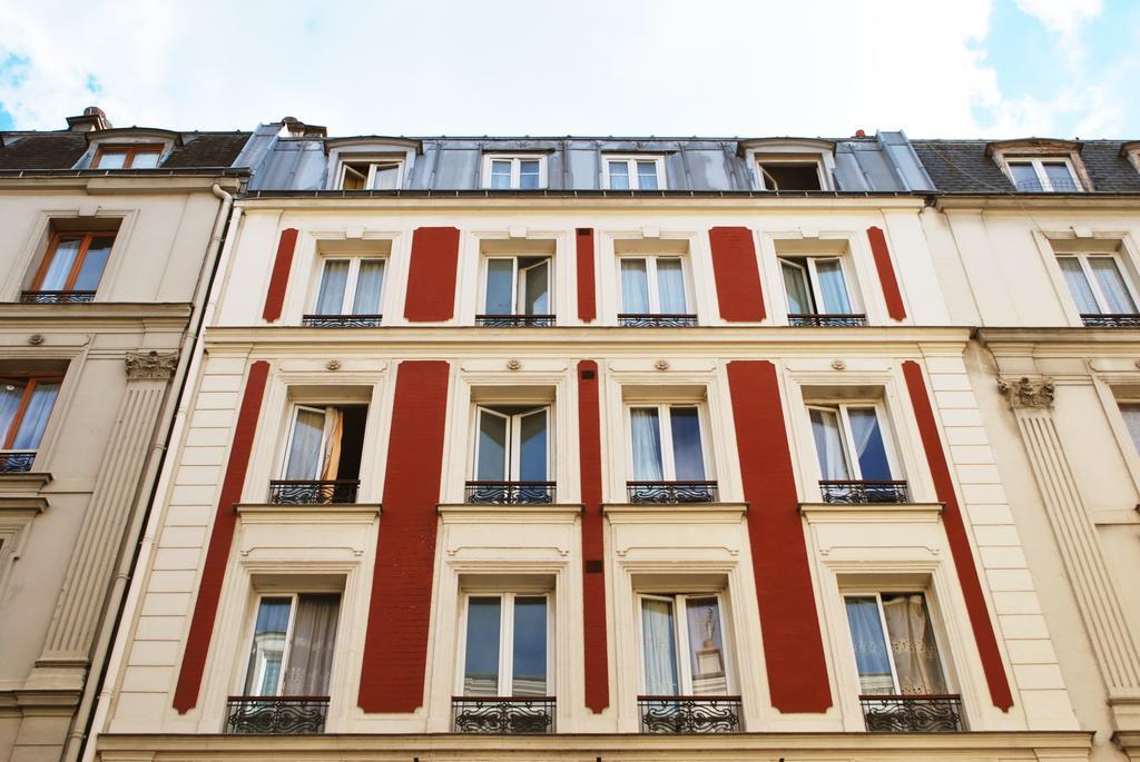 Avenir Jonquiere * Paris