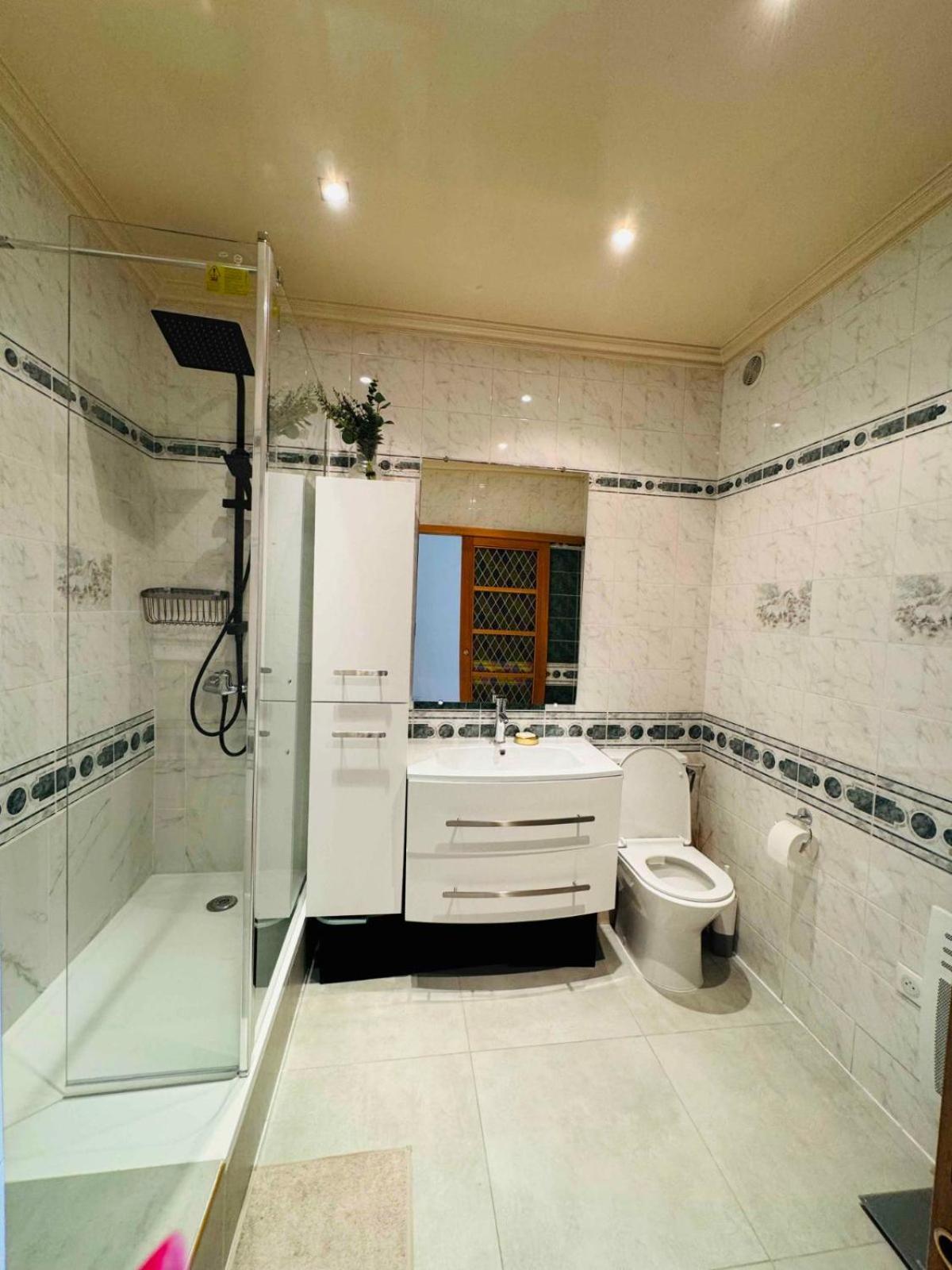 2 Bedrooms In Marais Appartement Paris