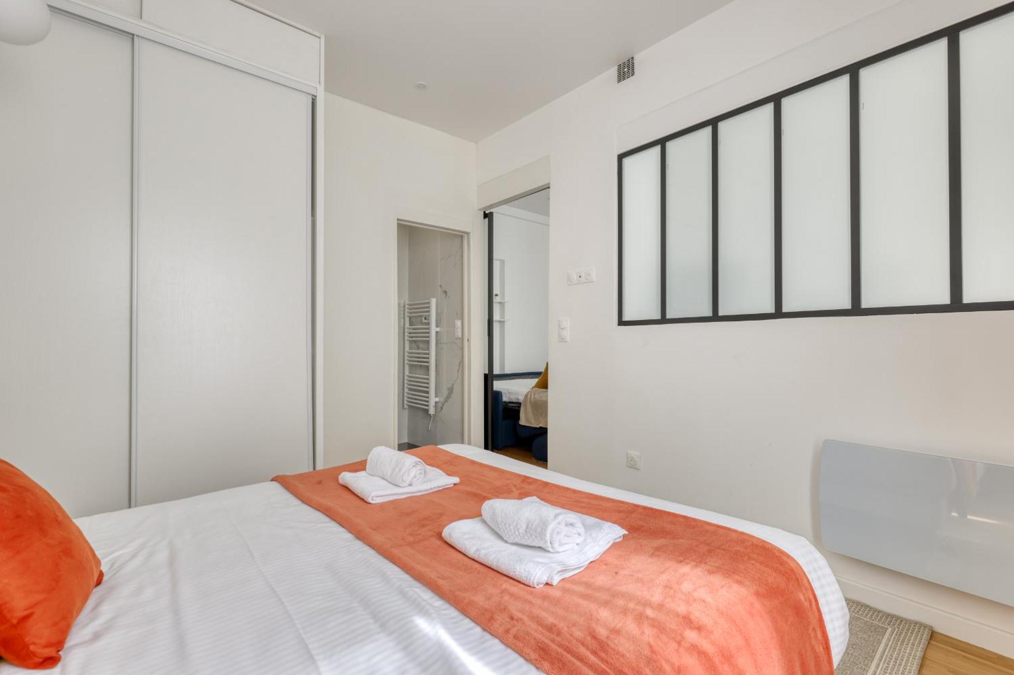 New And Quiet 1 Bdr Flat In The Heart Of 12 Apartment