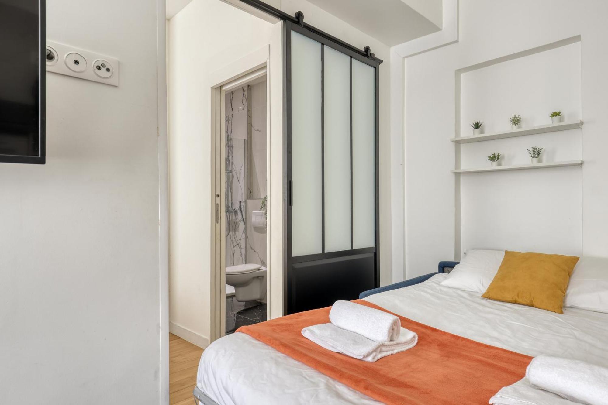 New And Quiet 1 Bdr Flat In The Heart Of 12 Apartment *