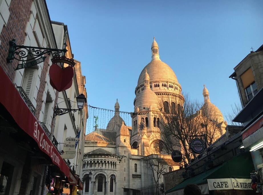 Montmartre With A View And Swimming Pool Access Apartment