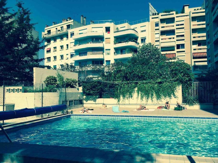 Montmartre With A View And Swimming Pool Access Paris
