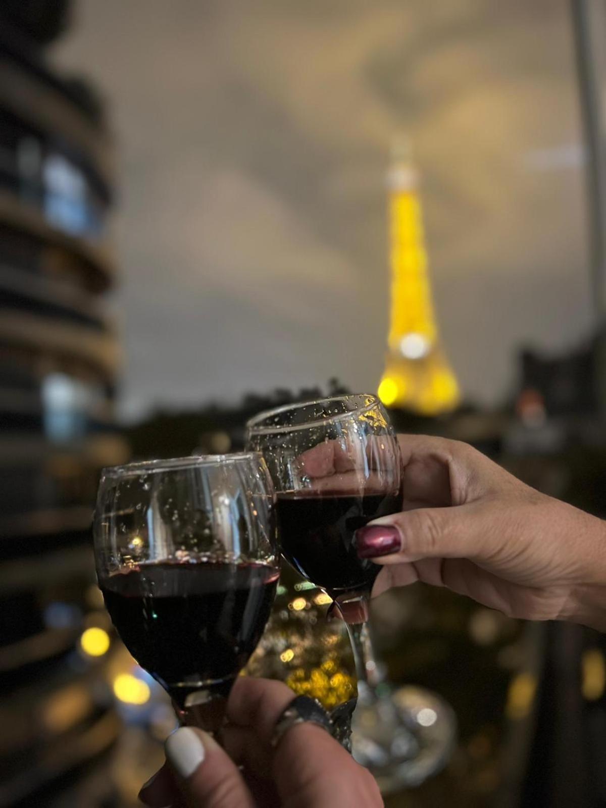 Appartement Center Eiffel Tower View Paris