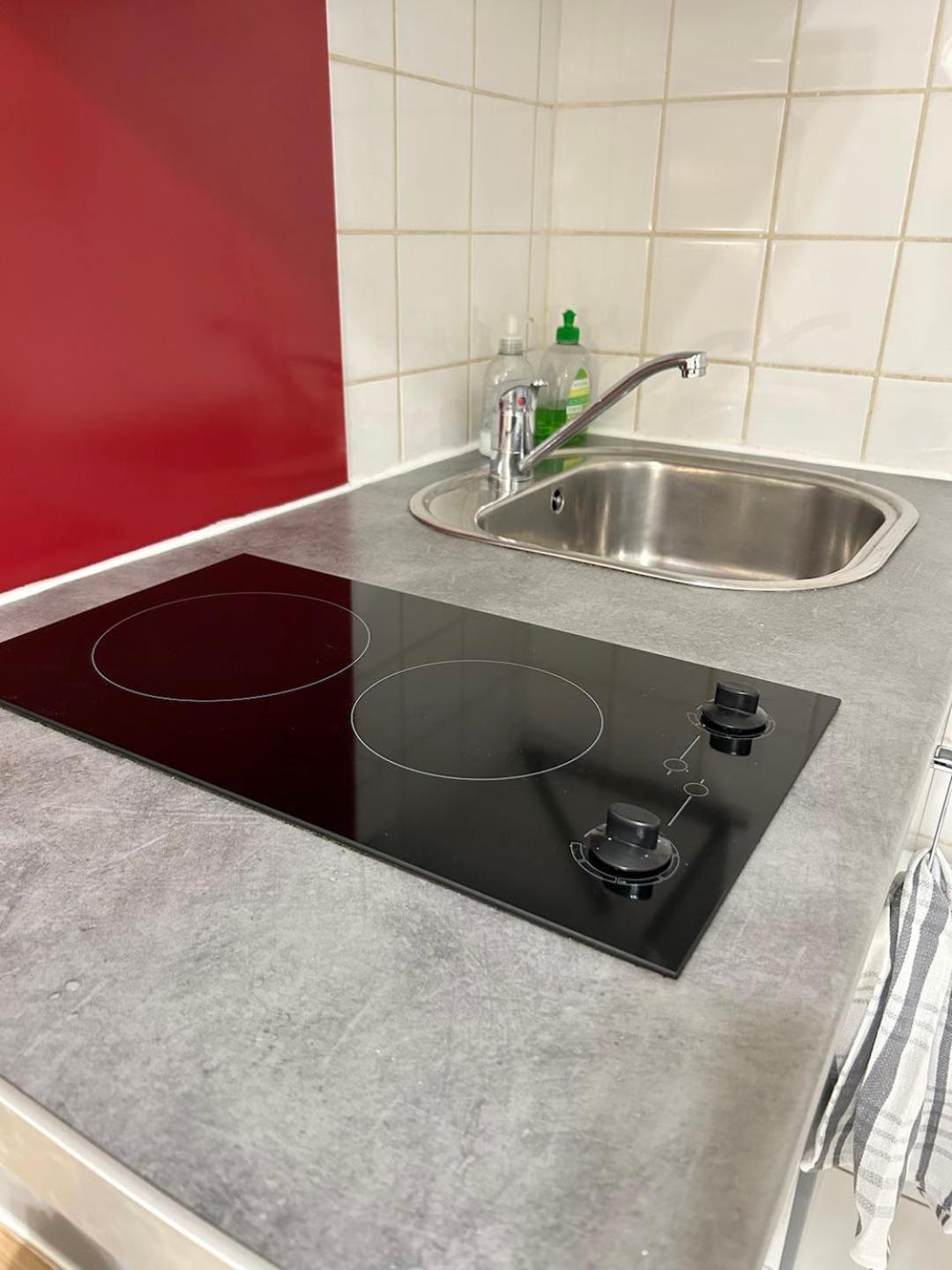 Comfortable Near Marais Aboukir Apartment *