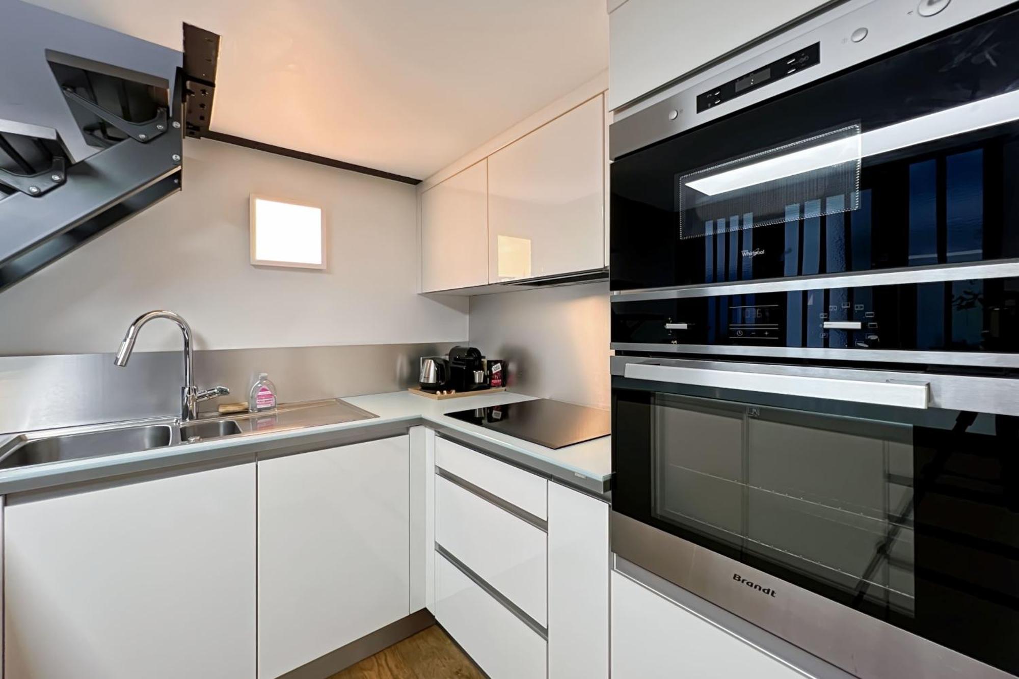 Charming Atypical - Gare De L'est Apartment