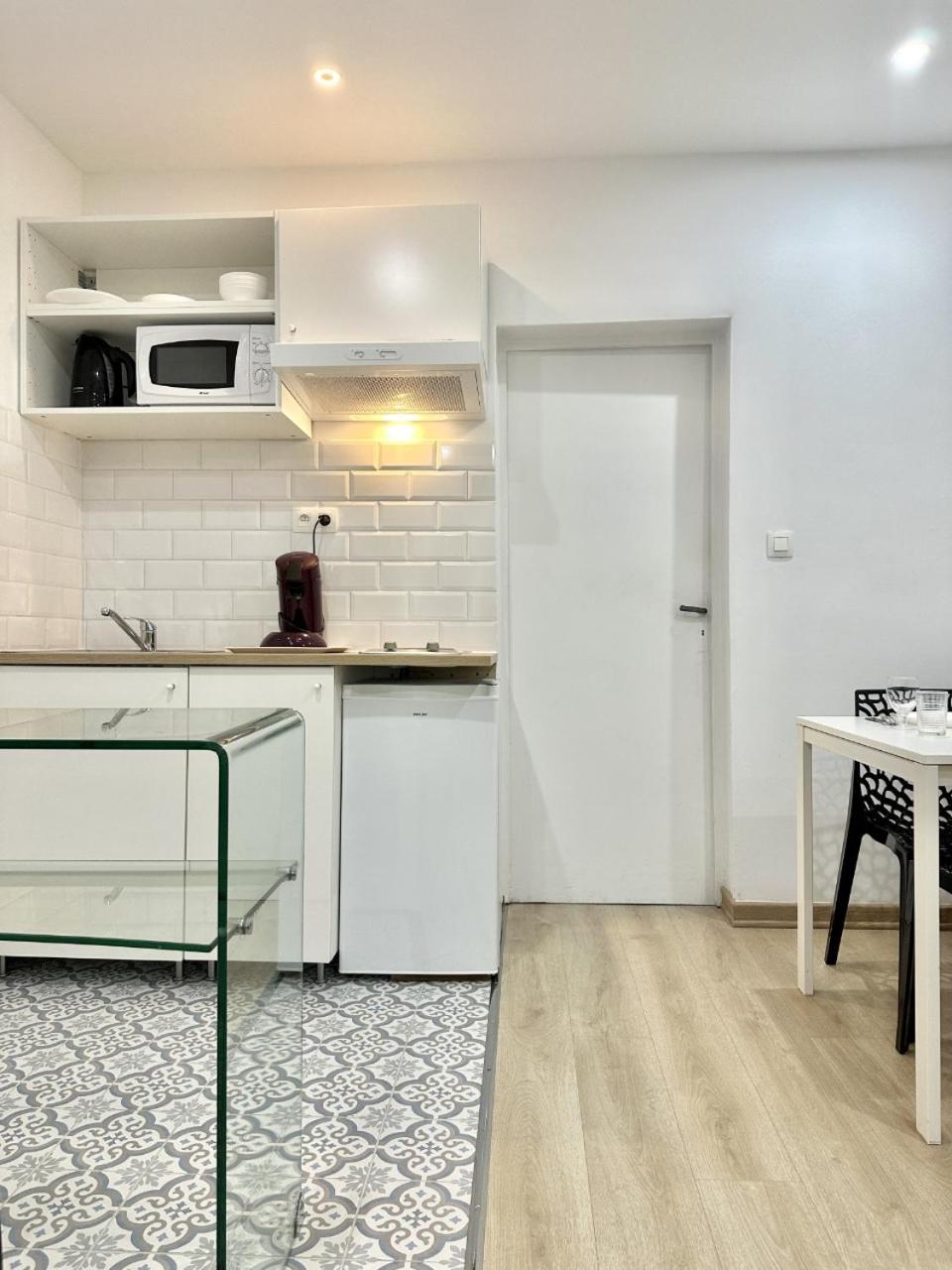 Modern Comfort In 15th District In Lakanal Appartement Paris