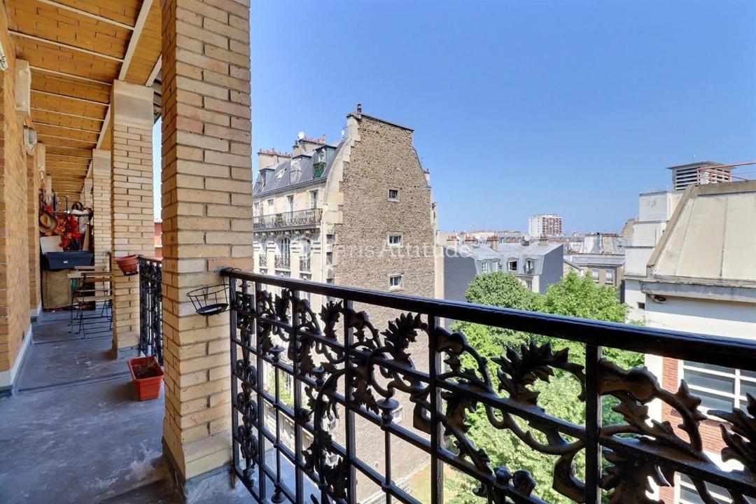 Montmartre - Balcony Overlooking Apartment *