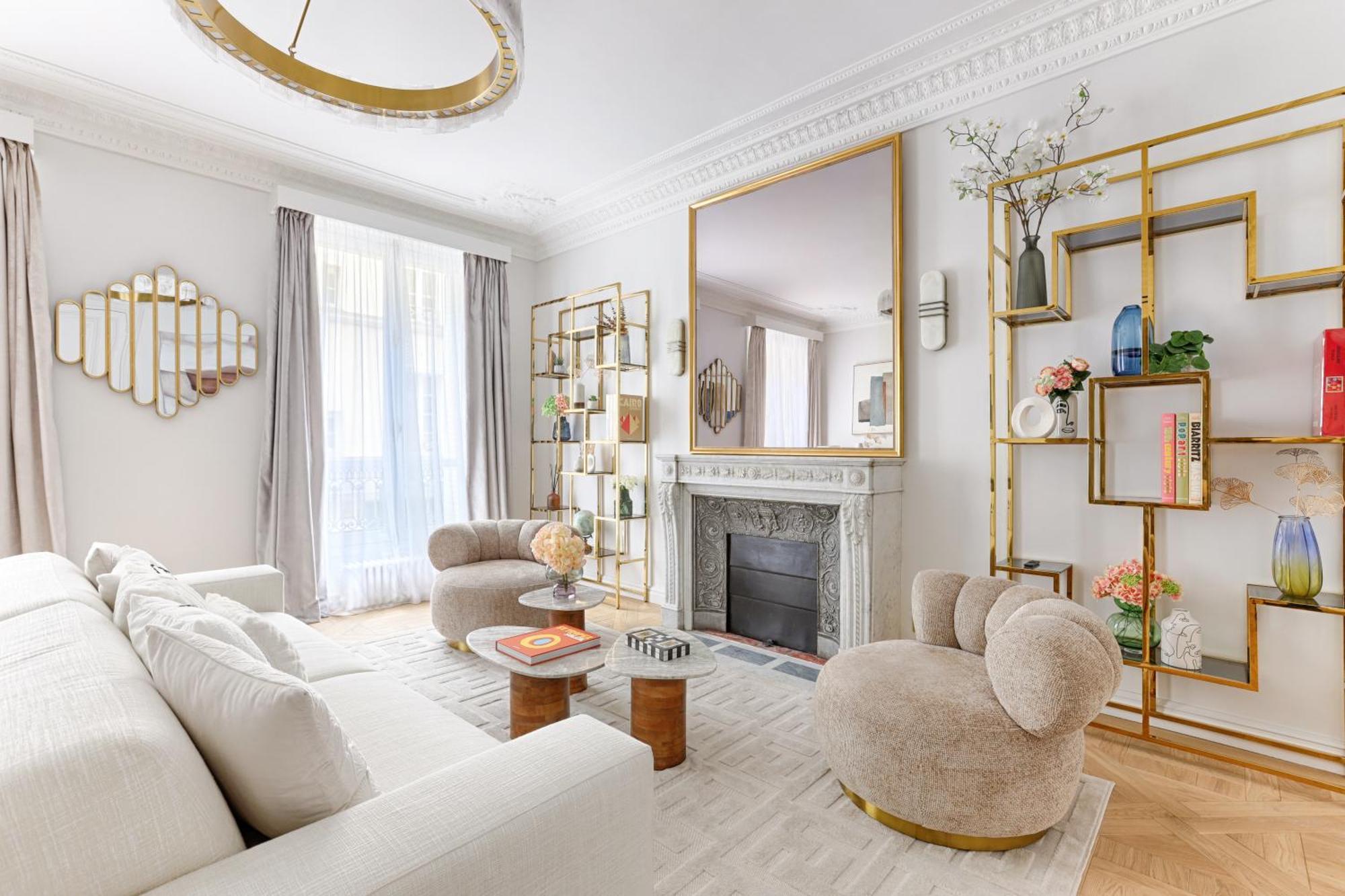 Elegant Luxury For 6 On Champs-elysees