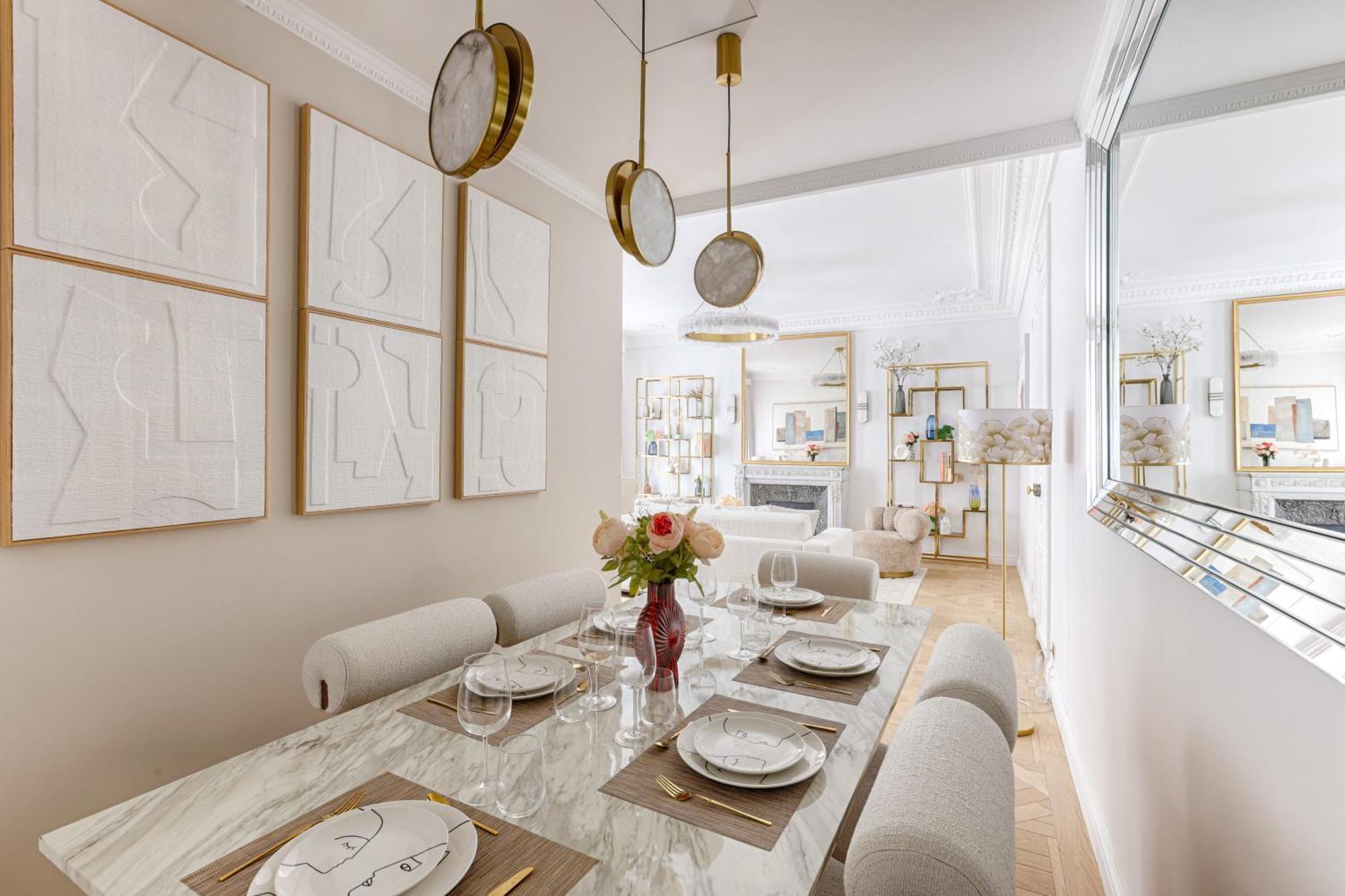 Apartment Elegant Luxury For 6 On Champs-elysees Paris