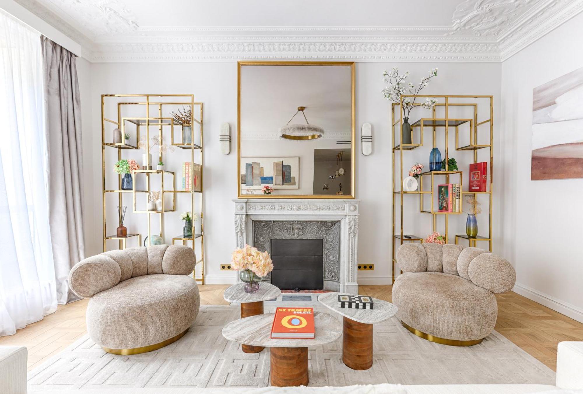 Elegant Luxury For 6 On Champs-elysees * Paris