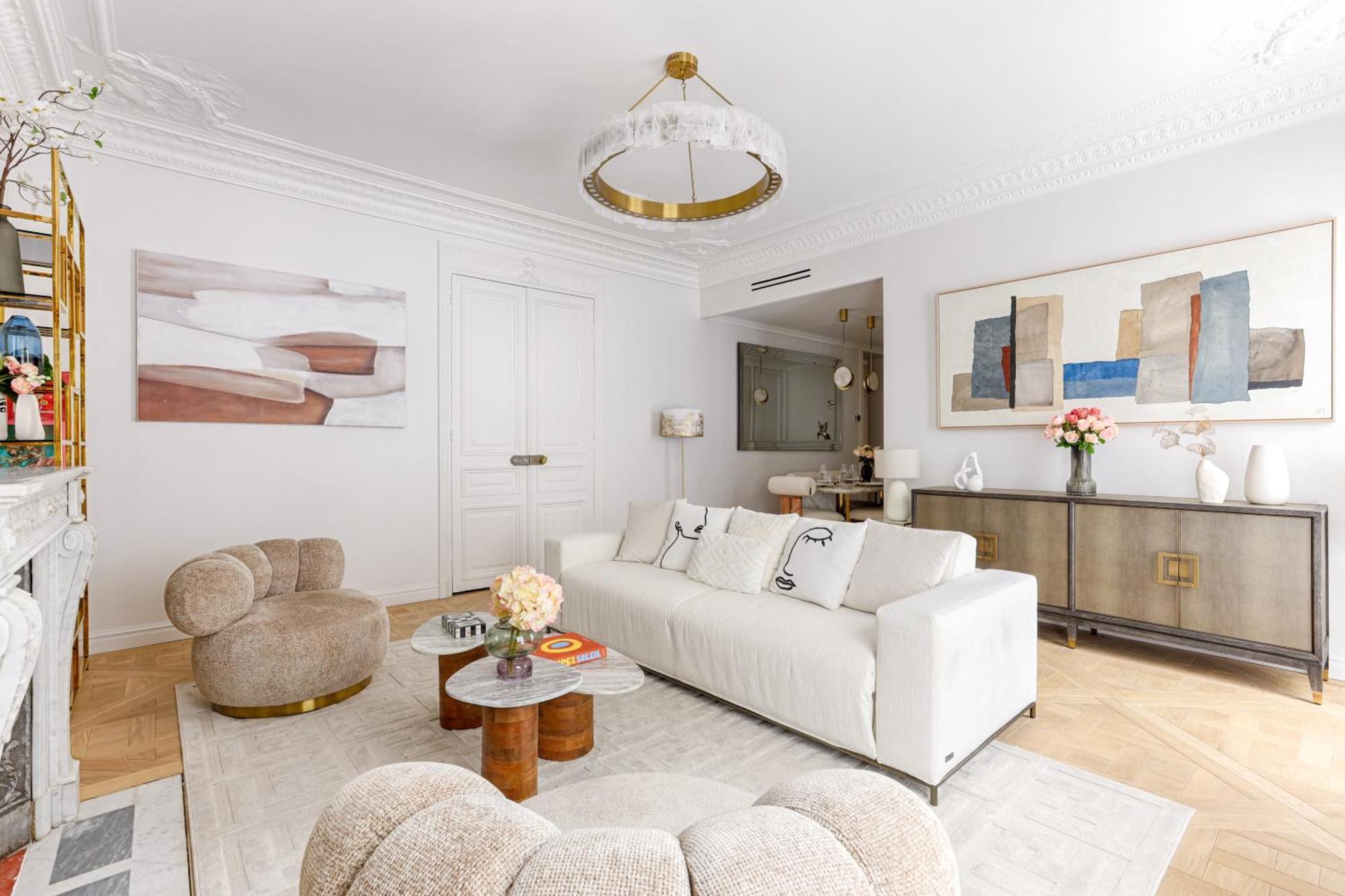 Apartment Elegant Luxury For 6 On Champs-elysees Paris