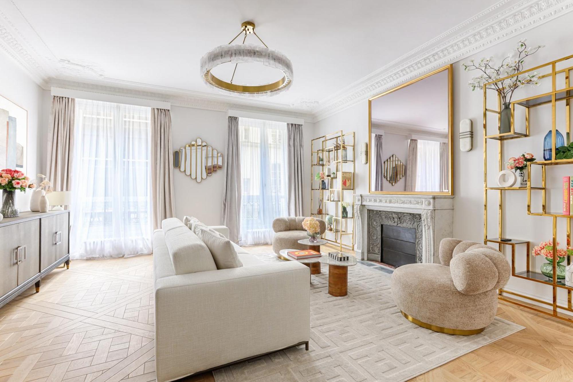 Elegant Luxury For 6 On Champs-elysees