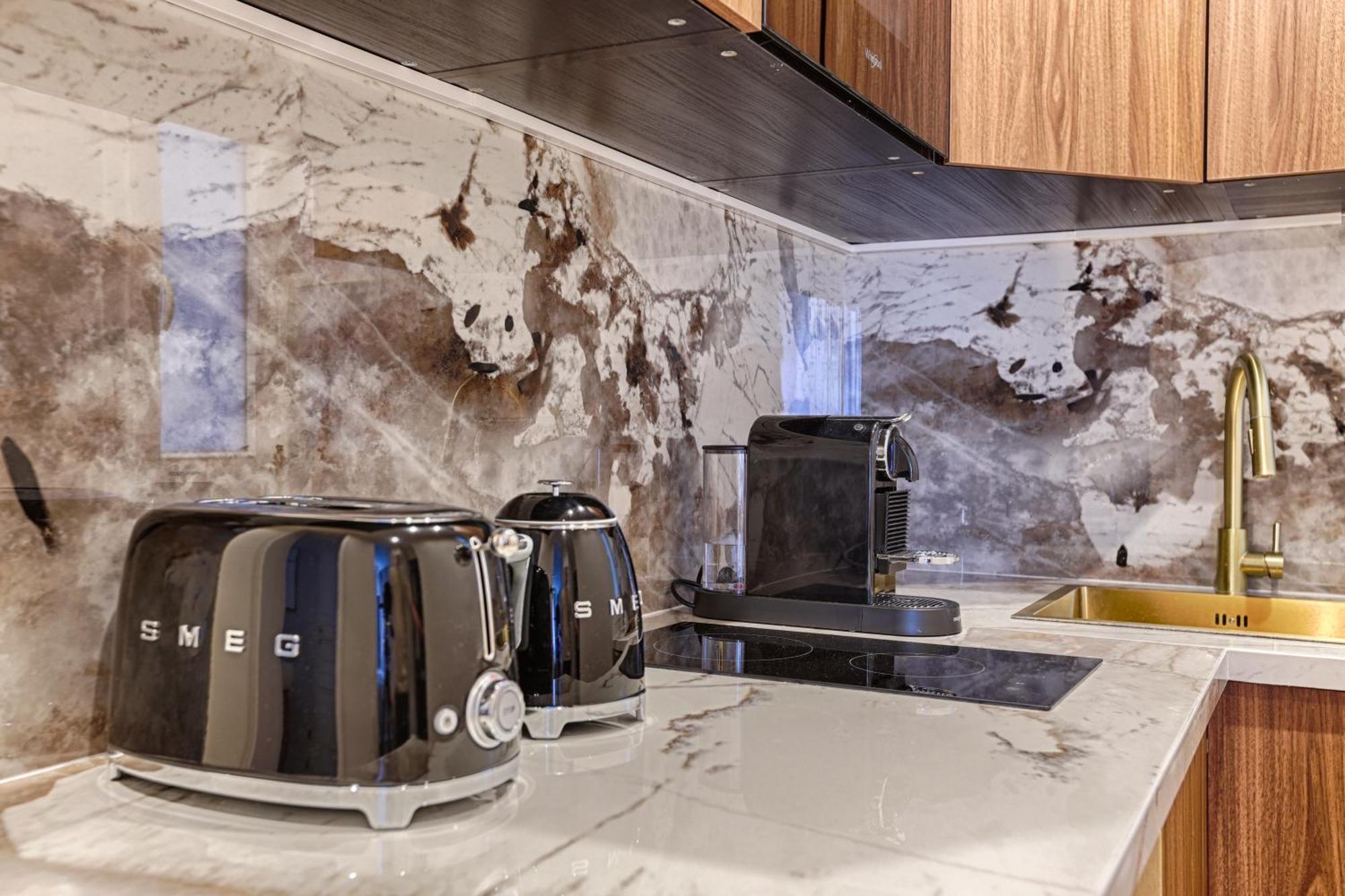 Apartment Elegant Luxury For 6 On Champs-elysees *