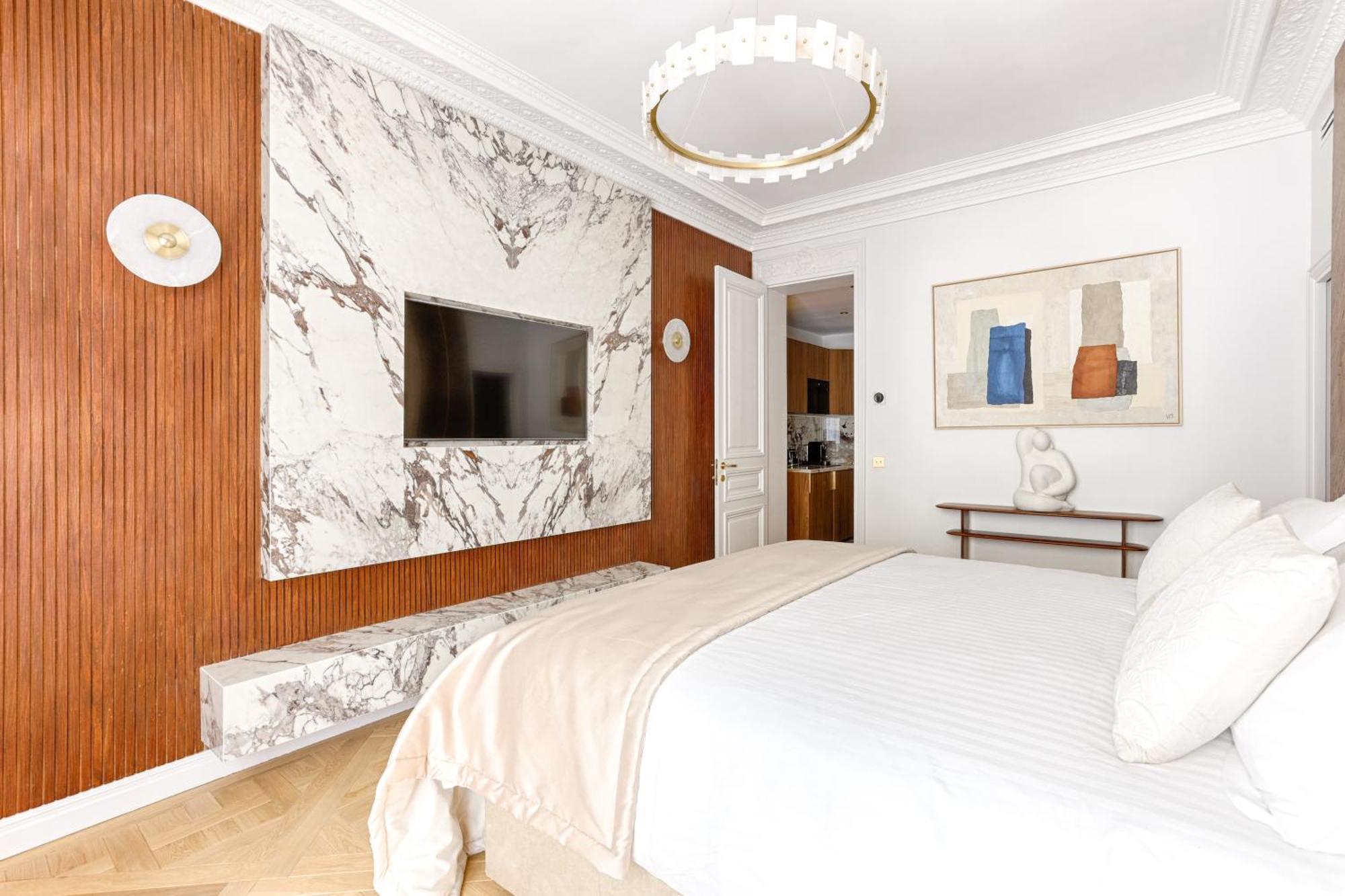 Elegant Luxury For 6 On Champs-elysees Apartment Paris
