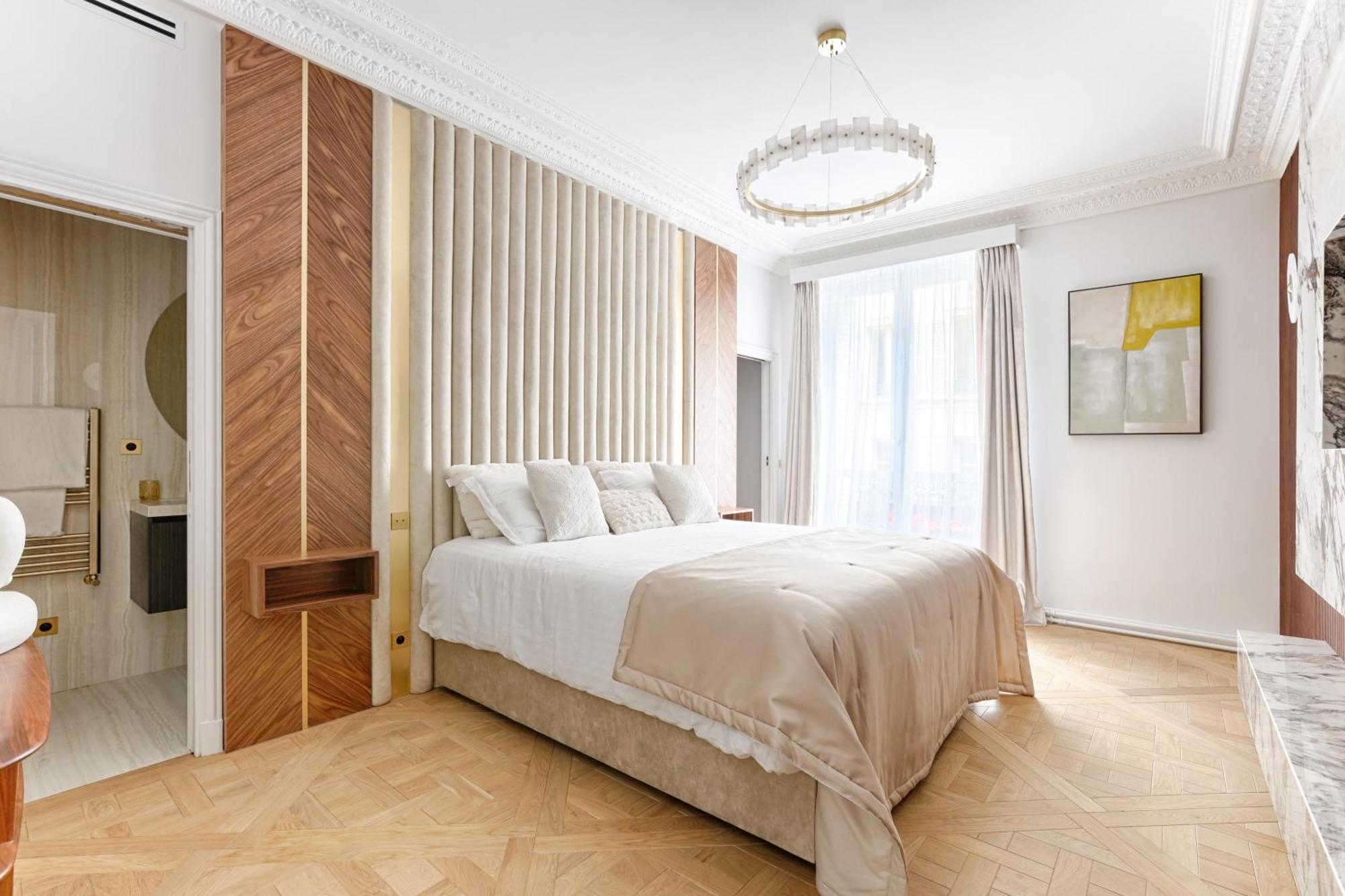 Apartment Elegant Luxury For 6 On Champs-elysees