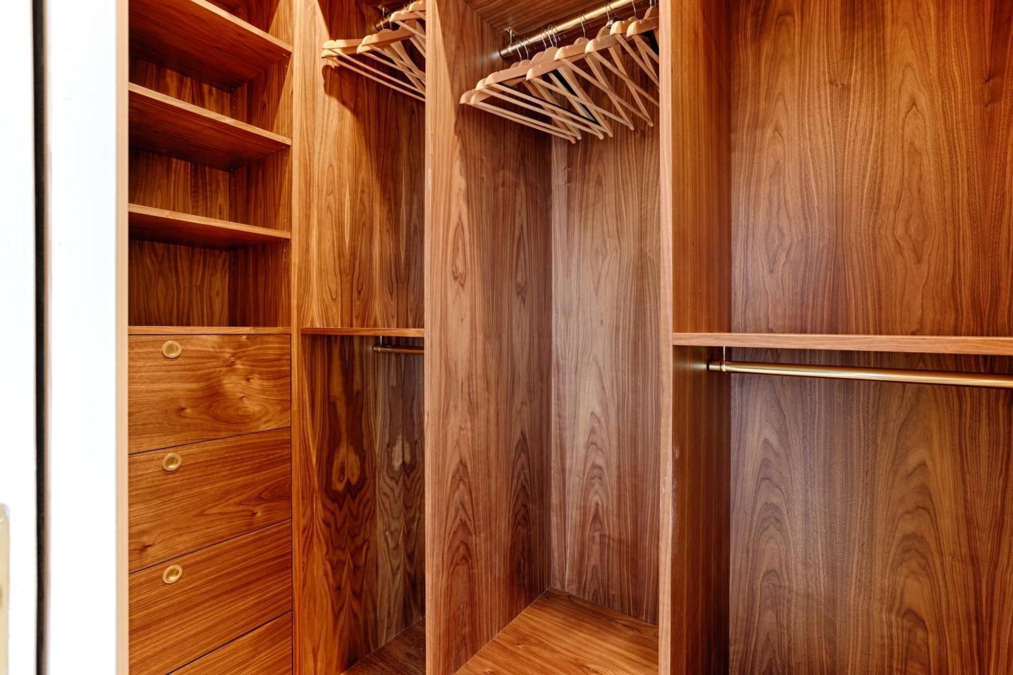 Elegant Luxury For 6 On Champs-elysees Apartment