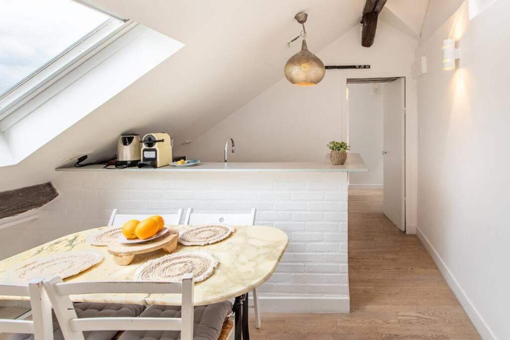 Heart Of Saint-germain Only 3 Minutes From The Amaizing Luxembourg Gardens Apartment
