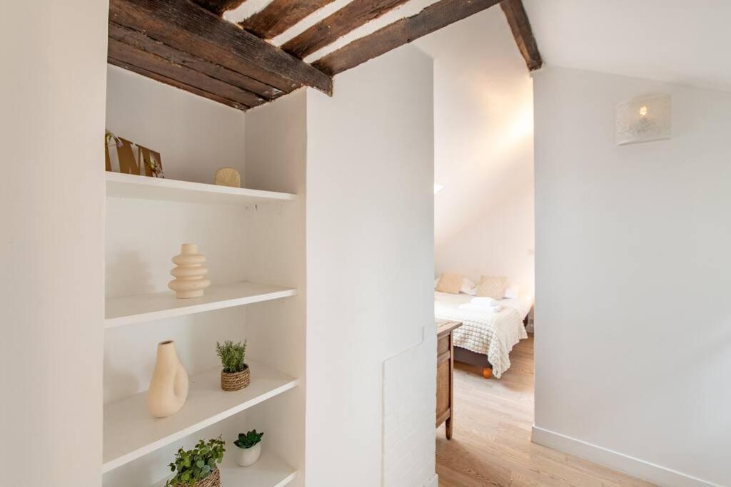 Heart Of Saint-germain Only 3 Minutes From The Amaizing Luxembourg Gardens Paris