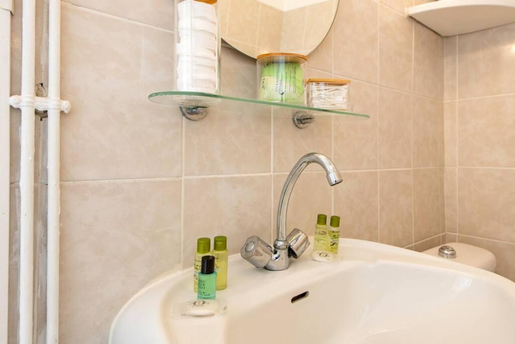 Heart Of Saint-germain Only 3 Minutes From The Amaizing Luxembourg Gardens Apartment Paris