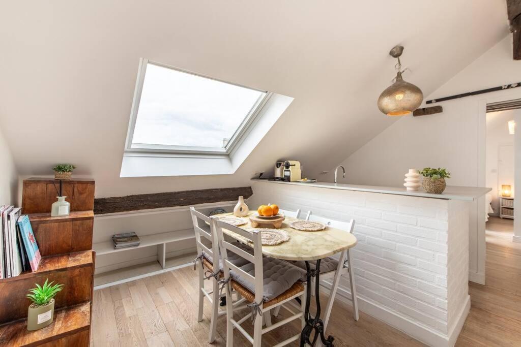 Heart Of Saint-germain Only 3 Minutes From The Amaizing Luxembourg Gardens *