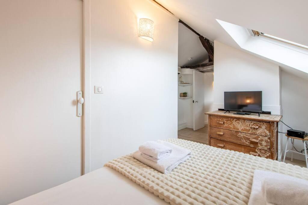 Apartment Heart Of Saint-germain Only 3 Minutes From The Amaizing Luxembourg Gardens *